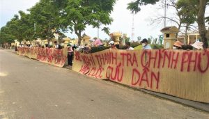 dân biểu tình tại Điện Bàn